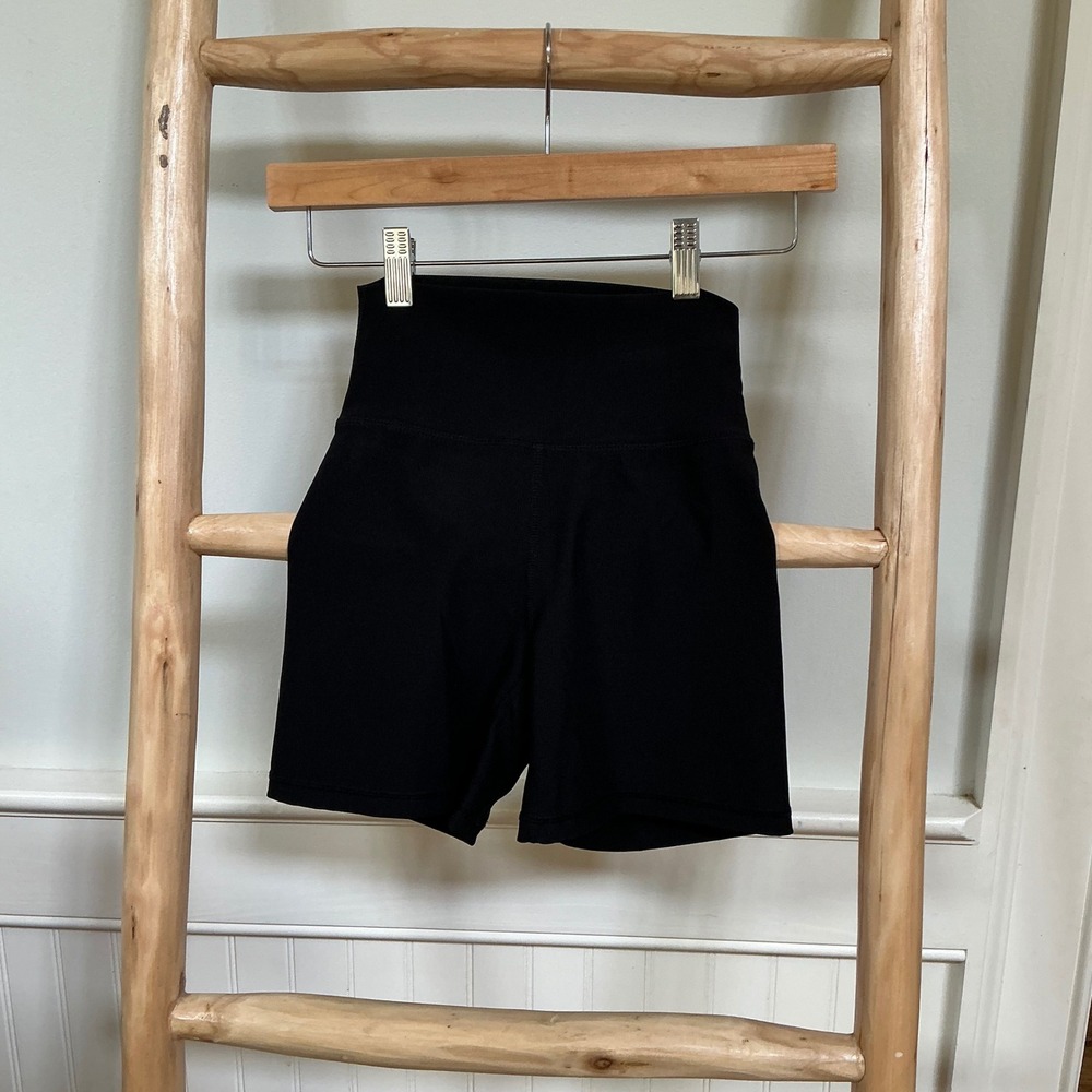 WILO Black Ribbed Scrunch Butt High Waisted Biker Shorts Women Size Small